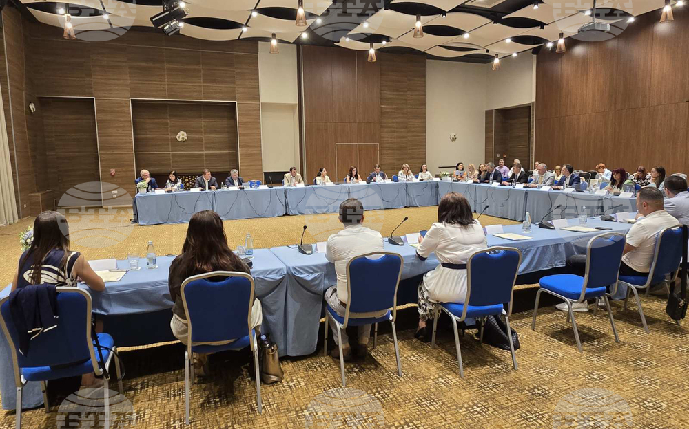 Parliament’s Tourism Committee Meets in Albena Resort to Discuss Sector’s Prospects