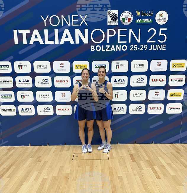 Стефани Стоева и Габриела Стоева продължават на полуфиналите на турнир по бадминтон в Италия