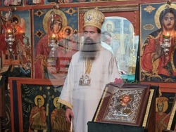 Брезник - патриарх Даниил - света литургия