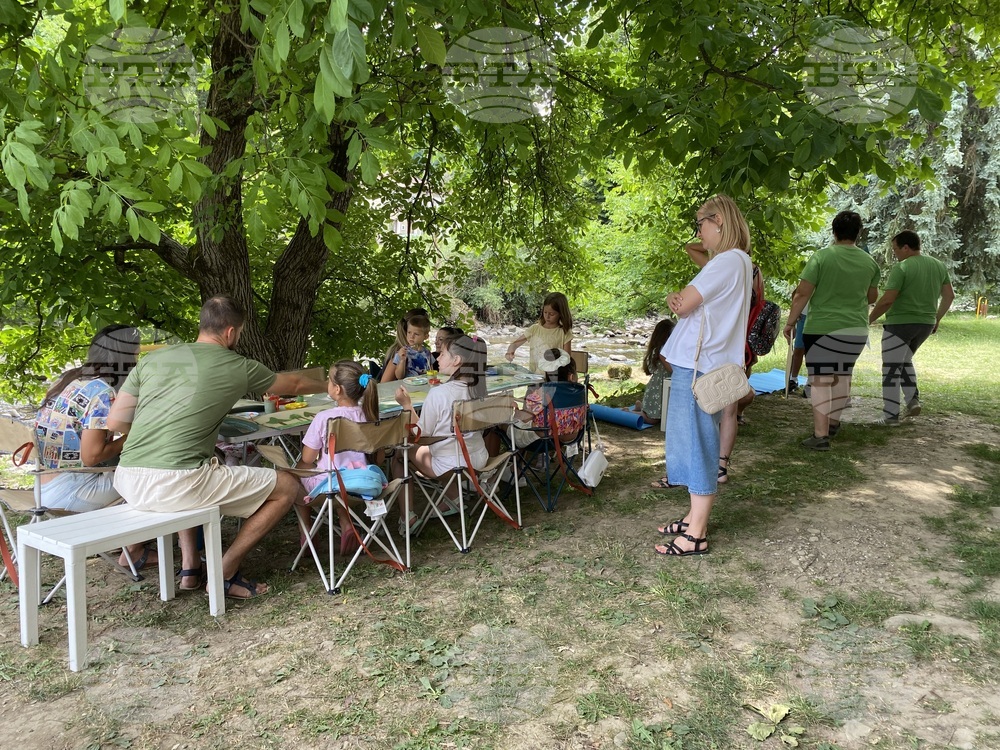 Село Черни Осъм - Природонаучен музей - творческо ателие "Където се ражда реката"