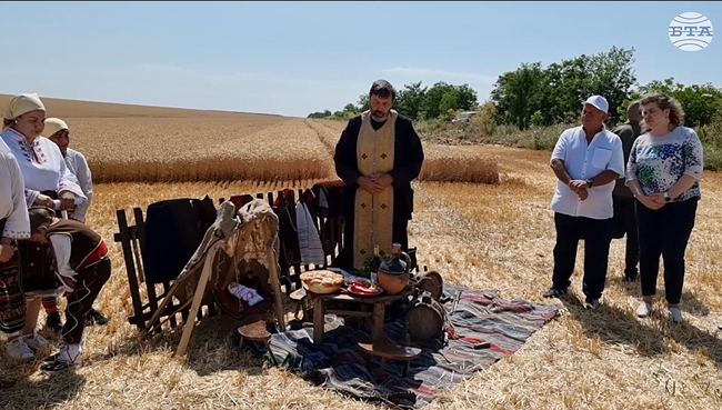 Никой не е по-голям от хляба, обяви при старта на жътвената кампания във Врачанско председателят на парламента Наталия Киселова