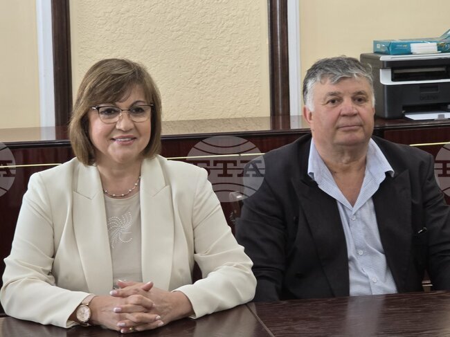 Стартираме създаването на структура на партия “Непокорна България” в област Добрич, съобщи на пресконференция Корнелия Нинова