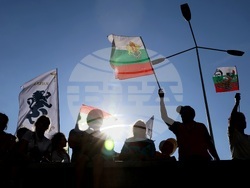 Протест за запазване на лева