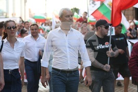 Протест за запазване на лева