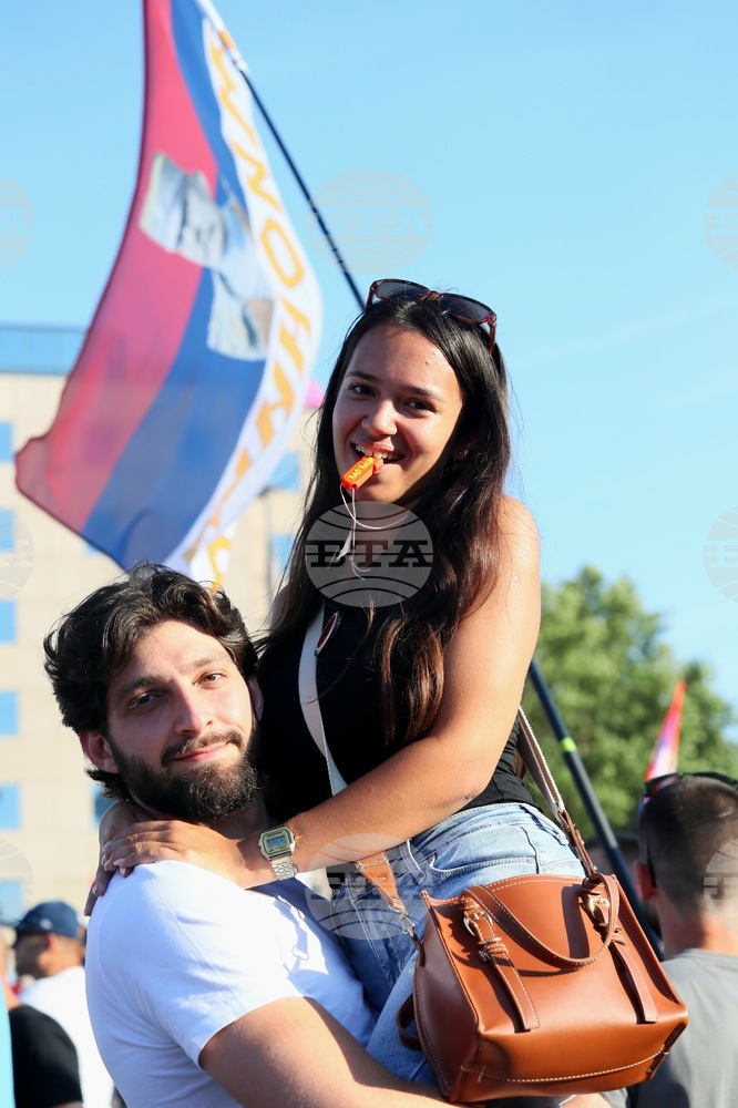 Маскирани мъже премахнаха блокадата на университета в сръбския град Нови пазар; студентите искат оставки 