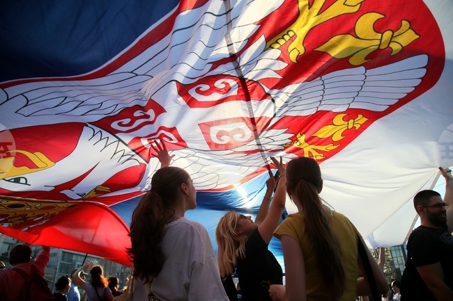 Арестуван студент, участник в антиправителствените протести в Сърбия, прекрати гладната си стачка