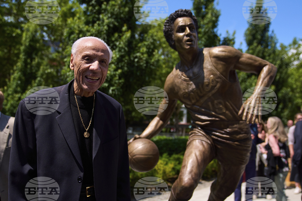 На 88-годишна възраст почина един от пионерите на Националната баскетболна асоциация Лени Уилкинс