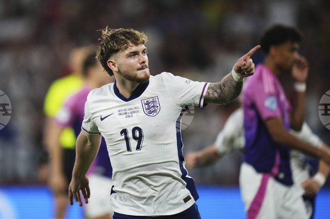 Ливърпул определи при какви условия би се разделил с Харви Елиът