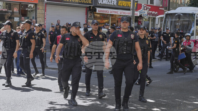 Турските власти издадоха заповед за арест на 17 футболни съдии и президент на клуб в страната