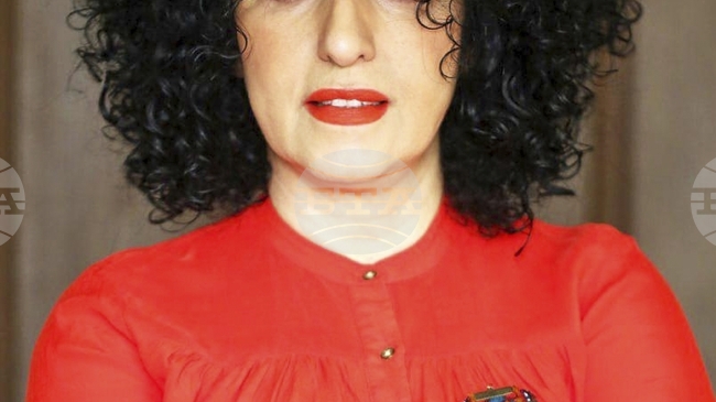 Нобеловата лауреатка Наргес Мохамади и други активисти са задържани, за да „бъдат защитени“, заявиха иранските власти 