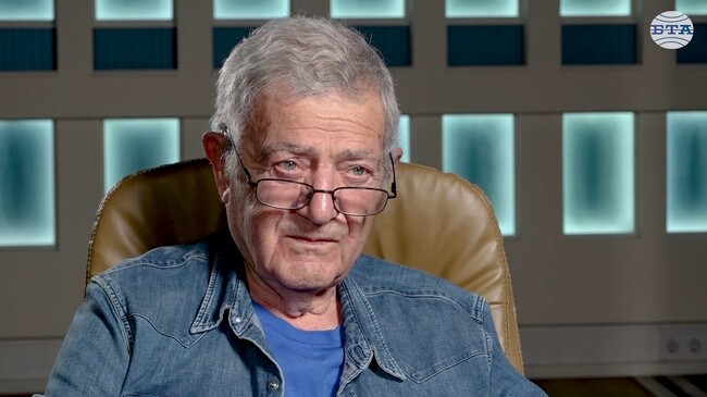 "Последната нощ на Сократ" е първата постановка по мой текст, която гледах в Турция, каза за БТА драматургът и писател Стефан Цанев