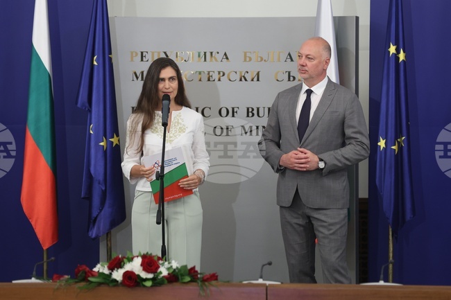 Българският ум няма граници, каза Елена Маринова от Сдружението на олимпийските отбори по природни науки