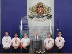 Министерски съвет - олимпийски отбори по природни науки - церемония