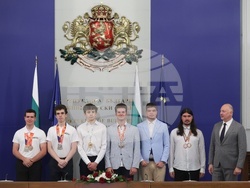 Министерски съвет - олимпийски отбори по природни науки - церемония