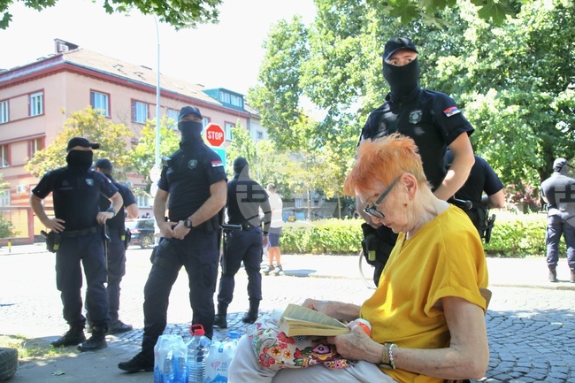 Сръбската полиция премахна блокадите в Белград от снощи, днес има нови 