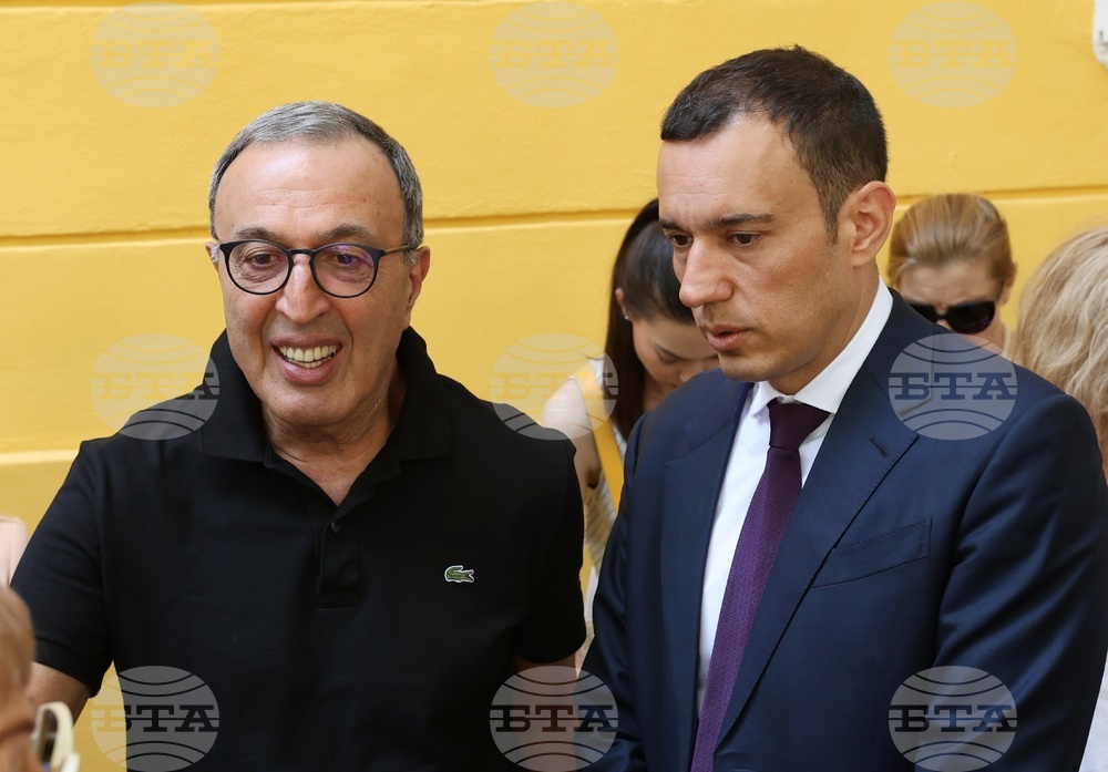Паметна плоча в чест на Кирил Маричков - откриване