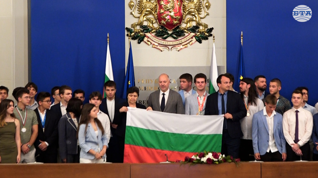 Покажете силата на българския естествен интелект, каза доц. Донка Ташева на олимпийските отбори по природни науки