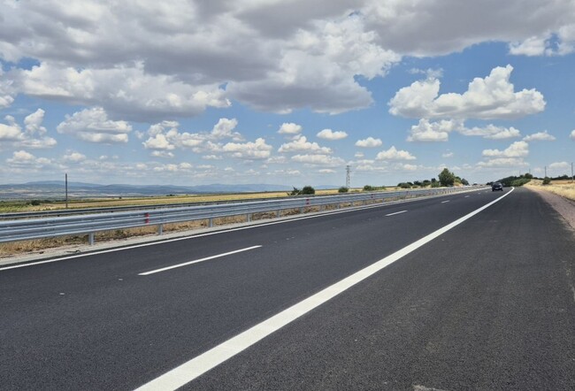 Движението при км 76 на автомагистрала "Марица" в посока Пловдив се извършва в една лента поради пътно произшествие