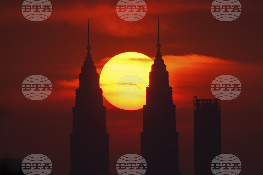 APTOPIX Malaysia Extreme Weather Heat