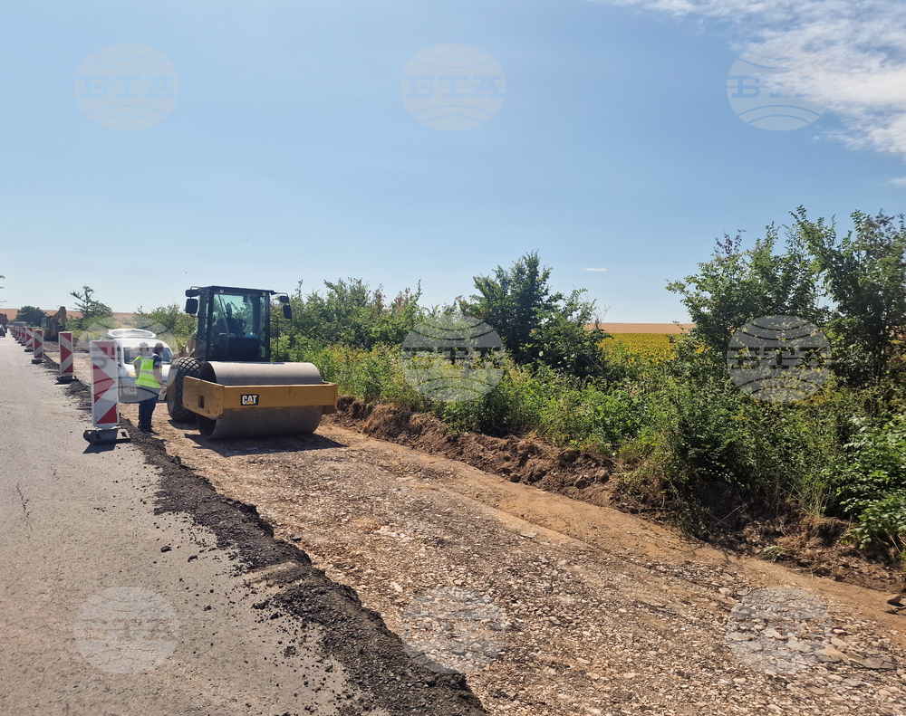 Село Минерални бани - ремонт на пътя