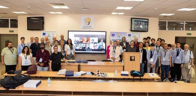 Ученици от Математическа гимназия „Баба Тонка“ бяха отличени заедно с учени на международна компютърна конференция в Русенския университет