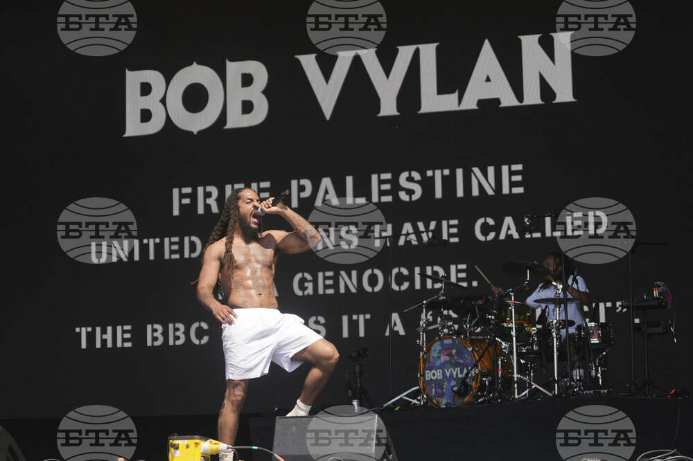 APTOPIX Britain Glastonbury Music Festival Day 4
