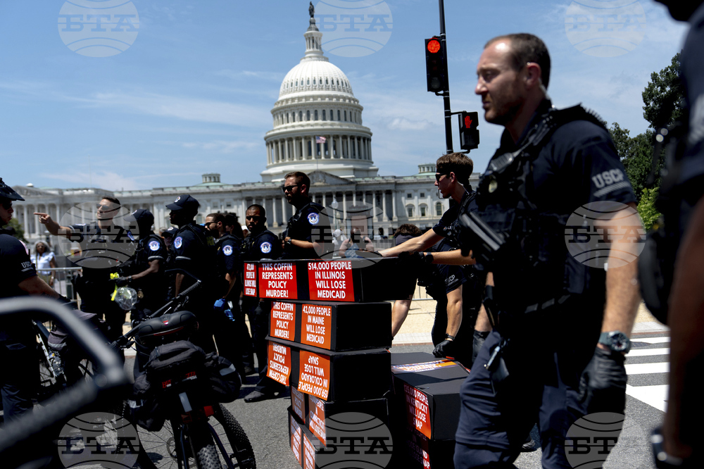 Congress Tax Cuts Protest