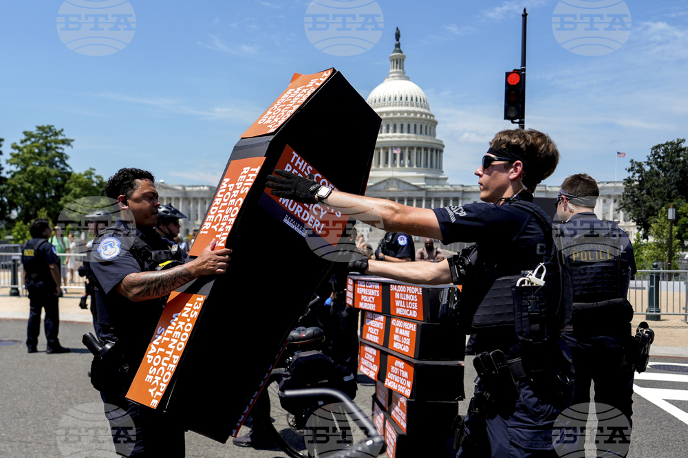 Congress Tax Cuts Protest