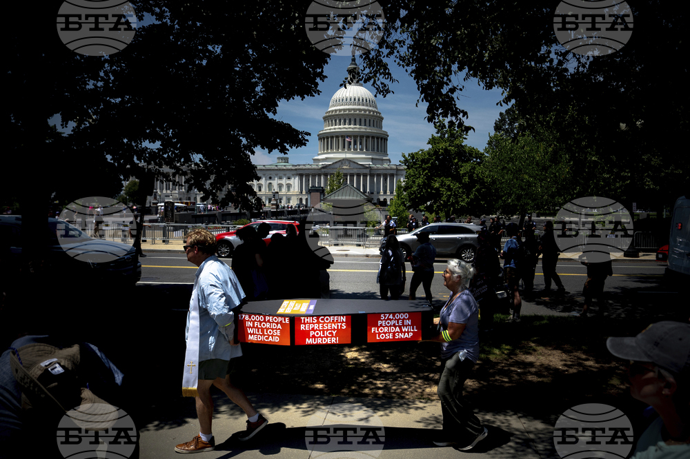 APTOPIX Congress Tax Cuts Protest