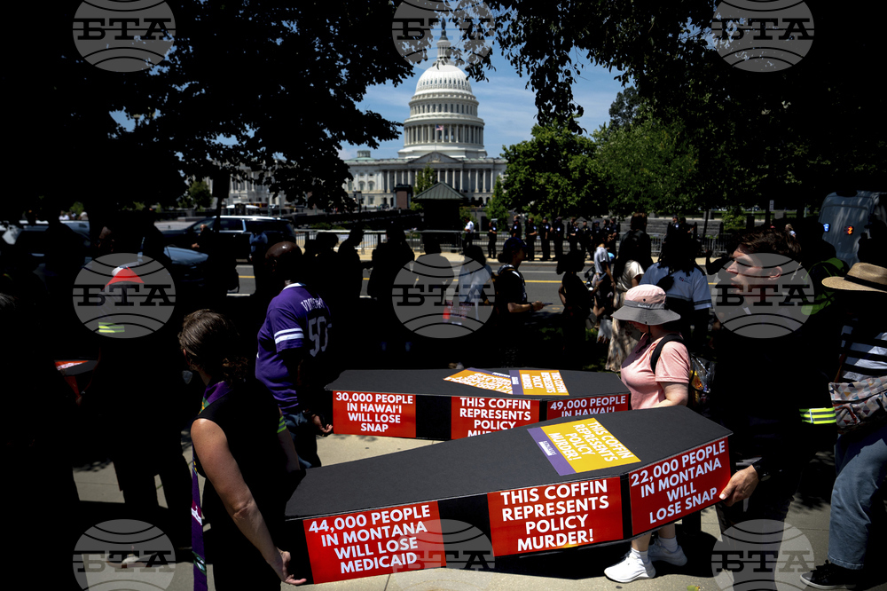 APTOPIX Congress Tax Cuts Protest