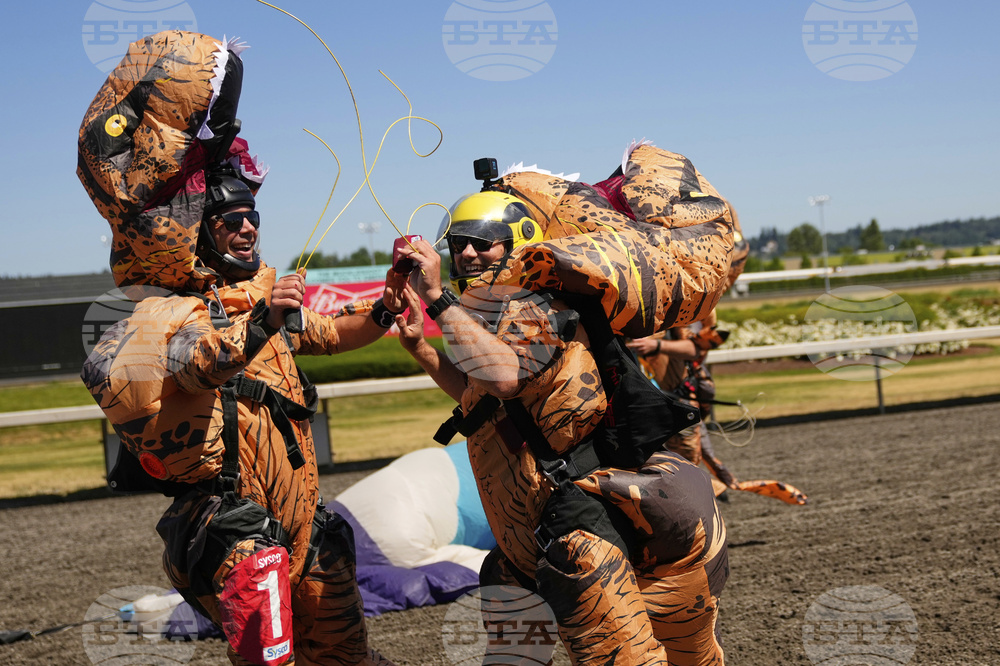 T-Rex Races