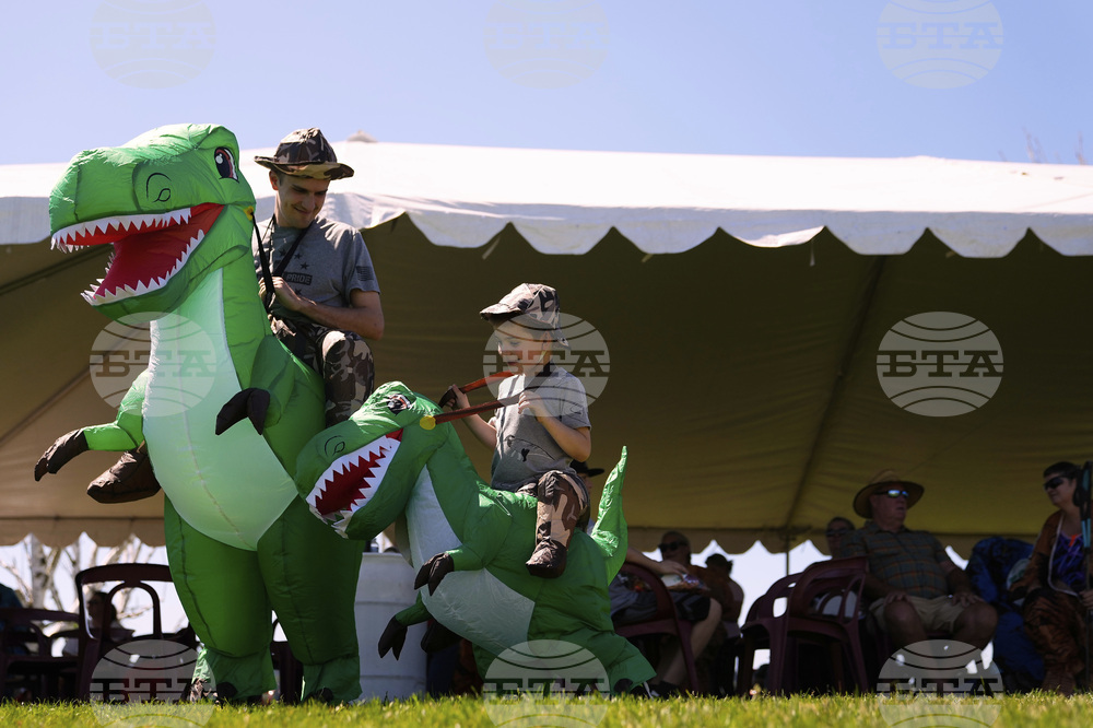 T-Rex Races