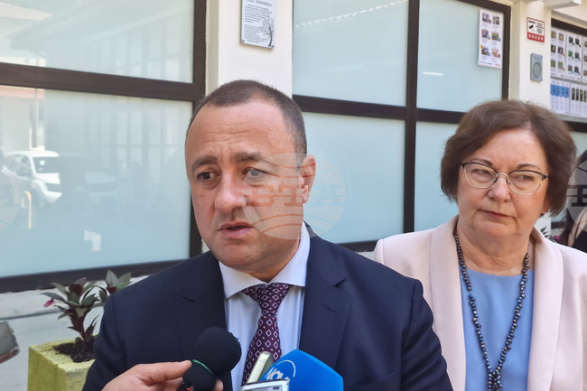 Тунелите "Правешки ханове" и "Топли дол" ще бъдат отворени на 18 юли, съобщи регионалният министър Иван Иванов