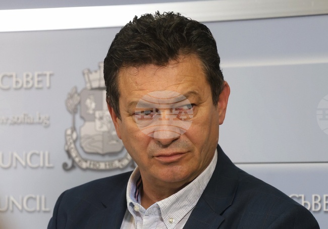 Викнаха ме на разпит по сигнал за РИОСВ, не са ме питали за кризата с боклука, каза директорът на завода за отпадъци Николай Савов