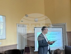 Заместник-министърът на образованието и науката Таня Михайлова участва в публична лекция