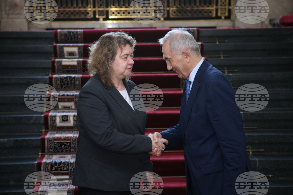 Страната ни ще търси сигурност и успокояване на обстановката в Черноморския регион, заяви Наталия Киселова на среща с Лазар Команеску