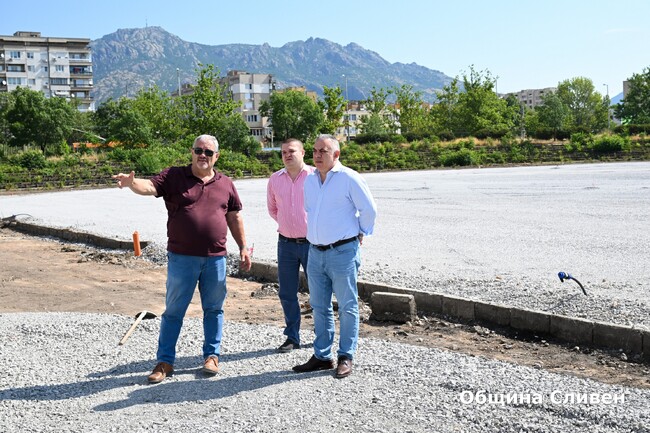 Ремонтът на военния стадион в Сливен продължава и се извършва в срок