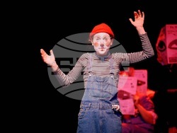 Абсолвенти от Театрален колеж „Любен Гройс" ще поставят „Алиса в страната на чудесата“ в Хасково