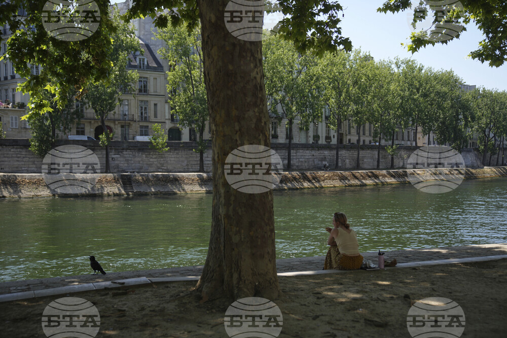 Френските власти извадиха пето тяло от река Сена край Париж