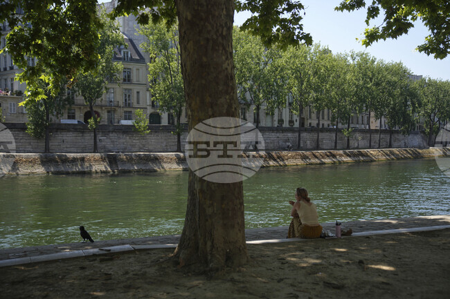 Френските власти извадиха пето тяло от река Сена край Париж