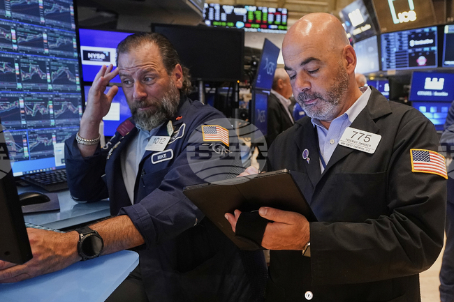 Със спадове на индексите започна търговията в Ню Йорк 