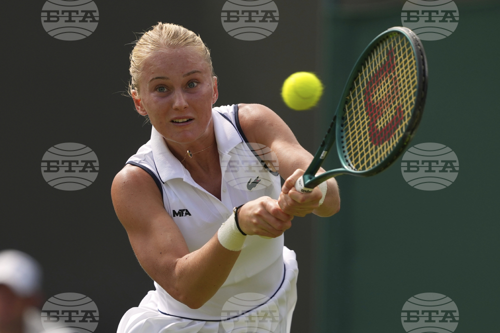 CORRECTION Britain Wimbledon Tennis