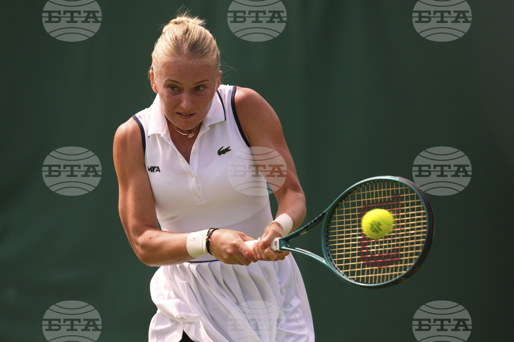 CORRECTION Britain Wimbledon Tennis