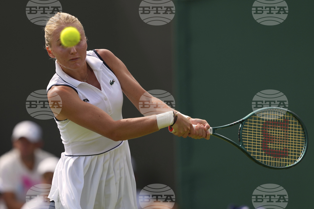 CORRECTION Britain Wimbledon Tennis