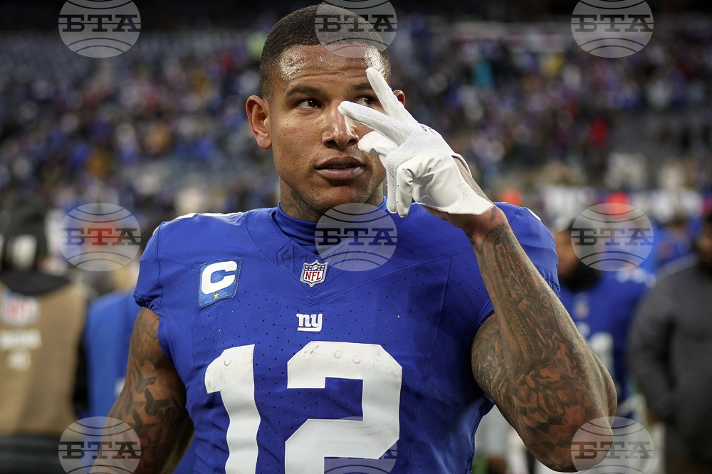 Giants-Dolphins Trade Football