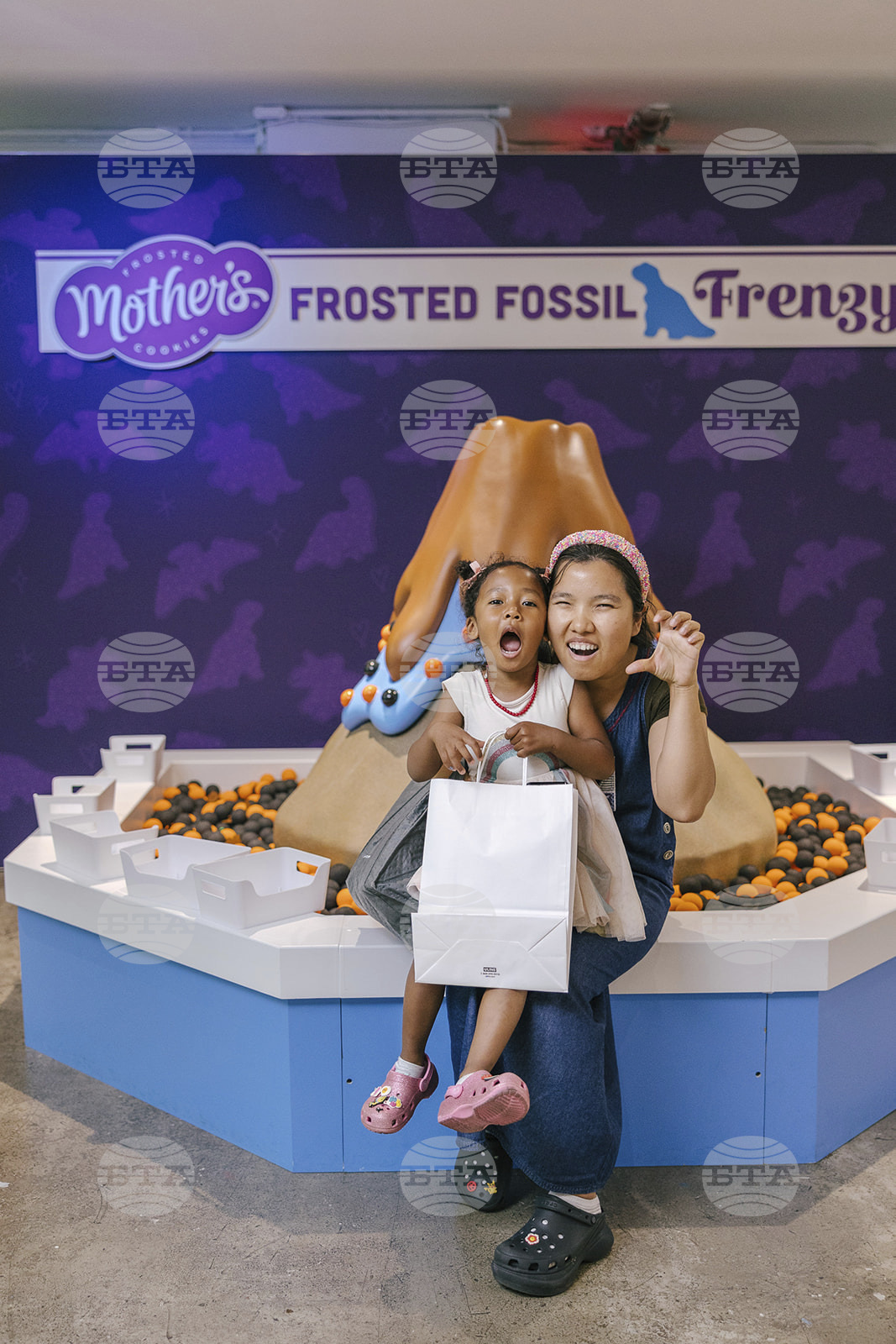 Mother's® Cookies Unveils Frostology Labs in Major Cities this Summer