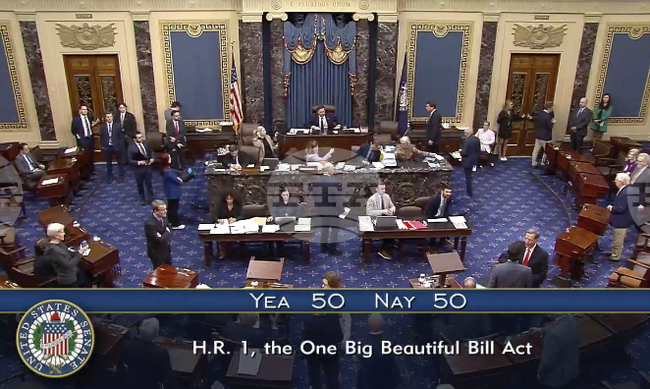 Сенатът на САЩ прие бюджетния "мегазакон" на Тръмп 