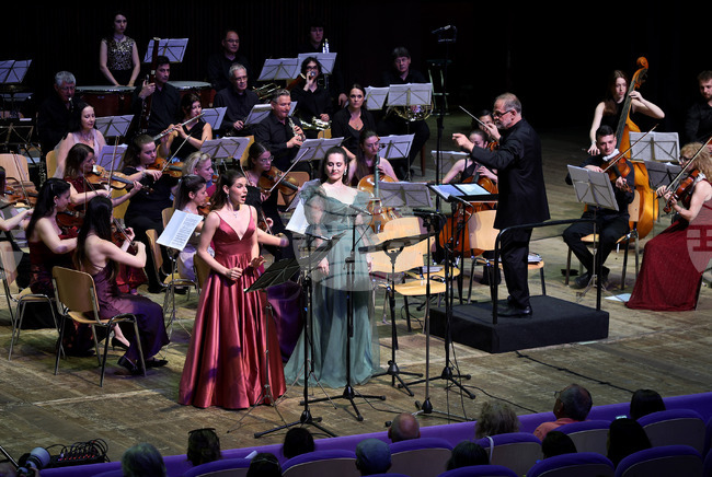 Оперетна гала „Митът Йохан Щраус-син” бе представена на „Варненско лято“ по случай 200-годишнината на композитора