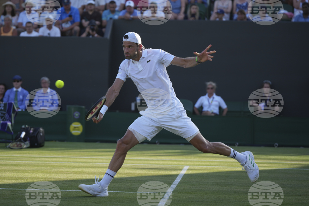 Dimitrov Cruises Past Nishioka in Wimbledon Opener
