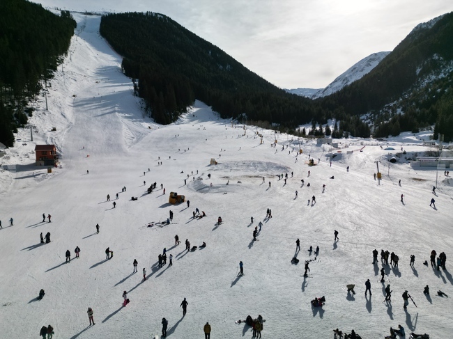 Отлични са условията за туризъм и зимни спортове, съобщиха от Планинската спасителна служба на БЧК